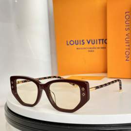 Picture of Louis Vuitton Sunglasses _SKUfw77644221fw